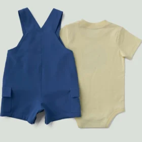 2-delt sæt til drenge bestående af kortærmet body og shorts med cargolommer (baby)
