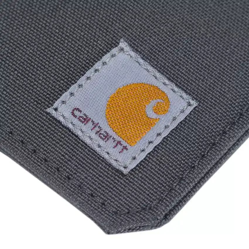 ID-holder og snor i nylon-duck