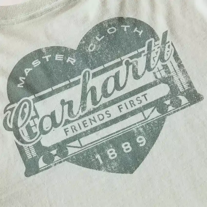 Irvine T-shirt til kvinder med afslappet pasform og Heritage Heart-grafik
