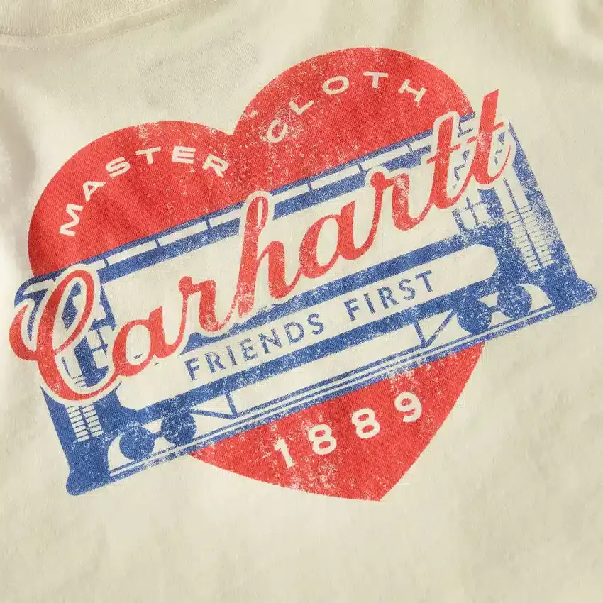 Irvine T-shirt til kvinder med afslappet pasform og Heritage Heart-grafik