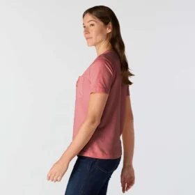 Irvine T-shirt til kvinder med afslappet pasform og lommer
