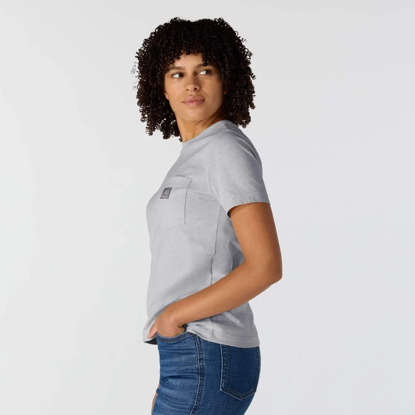 Irvine T-shirt til kvinder med afslappet pasform og lommer
