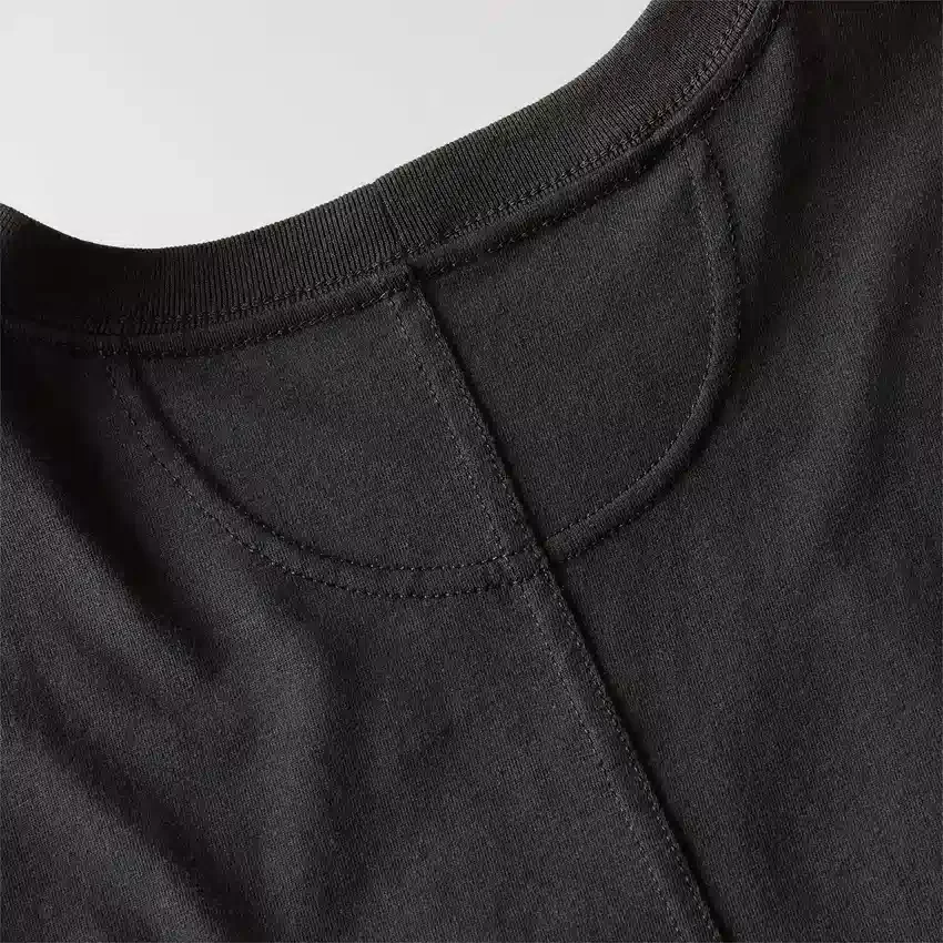 Letvægts-T-skjorte til kvinder med Pennant-flag-motiv i Tencel