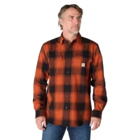 Løstsiddende, kraftig flannel-skjorte med lange løse ærmer og ternet mønster