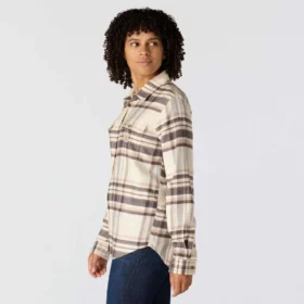 Tencel™-fiberserie: Skjorte i afslappet pasform med ternet mønster til kvinder