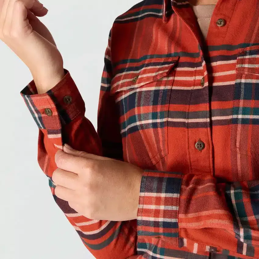 Tencel™-fiberserie: Skjorte i afslappet pasform med ternet mønster til kvinder
