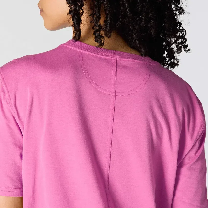 Tencel-skjorte til kvinder med løs pasform, rund hals og lomme